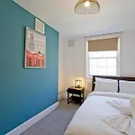 Imperial Balfe Street Apartment