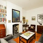 Charming West End Residence In Peaceful Fitzrovia