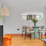 Mysquare Two Bedroom Apartments In Limehouse