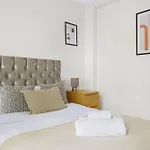 Paddington - 2Br With Balcony - Cityapartmentstay