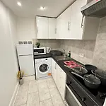 Oxford Beautiful Studio Apartment