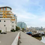 Portico Residences - Stunning Penthouse With River Views In Battersea