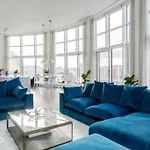 Portico Residences - Stunning Penthouse With River Views In Battersea