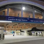 City 2 Bedroom Apartment London Tower Bridge With Free Secure Gated Parking - Perfect For Long Stay