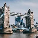 City 2 Bedroom Apartment London Tower Bridge With Free Secure Gated Parking - Perfect For Long Stay