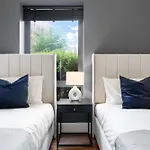 Modern 2 Bedroom Apartment In Uxbridge London Free Parking