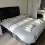 Modern One Bed Flat, Near City Airport ,Excel Centre, Dlr & Barrier Park