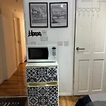 Double Bed Room With En-Suite & Free Parking In Cricklewood Nw2