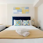 Two Bedroom Apartment Near Hyde Park And Oxford Street