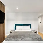 Finsbury Park Zone 2 Apartment