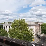 Modernised Apartments 1 And 2 Bedrooms Option Terrace And Balcony High Street