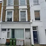 Large Double Bedroom - Posh Area