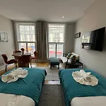 Modern Flat In Central London