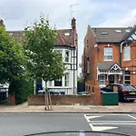 The Brondesbury Park - Sparkling 3Bdr Flat With Garden