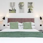Modern Flat With Private Balcony Lift Access