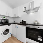 The Kensal Suite - Cosy Studio Long Term Stays