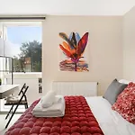 Chic London Apartment Zone 2