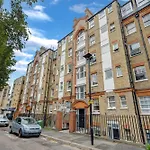 Very Central,1Gb Fibre Wifi, 2Min To Tube & Heathrow, Free Coffee, Milk & Snacks, 2 New Tvs & Sofabed