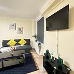 Edgware Road Comfortable Studio Apartment