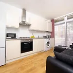 Cozy 2-Bed Garden Flat, Wembley