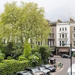 Quiet Terraced Apartment For Relaxing Escapes