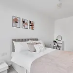 Graceful Stays - Self Contained Spacious 2 Bed Apartment Stratford