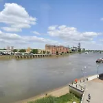 Luxury City Apartment In London Battersea Reach
