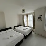 East London 2 Bedroom Flat