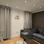 Cozy Apt Step Away Hyde Park And Oxford Street