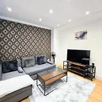 Cozy Apt Step Away Hyde Park And Oxford Street