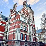 Excellent Entire Apartment Between St Pauls Cathedral And Covent Garden