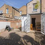 Bright Spacious Double Bedroom