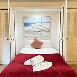 Chelsea Studio Apartment - Sleeps 4 - Near Cromwell Hospital