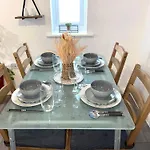 Forsyth Court - 2 Beds Apartment