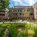 Cityscape Oasis Chic Studio For Urban Dwellers