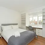 Stunning 4 Bedroom Home In Holland Park