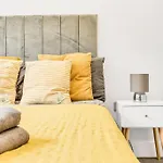 Wow Abbey Road Apartment - Sleeps Up To 8