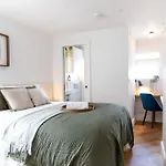 Stunning Cosy Apartment Near 02, Canary Wharf