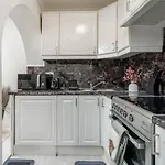 Charming London Apartment Near Edith Grove