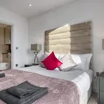 2 Bed & 2 Bath Next To Nine Elms Station - Zone 1