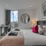 2 Bed & 2 Bath Next To Nine Elms Station - Zone 1