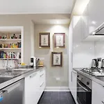Paddington Apartment By Morethanstays