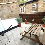 Newly Refurbished Studio Apartment - Flat 8