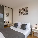 City View Apartments - Bow