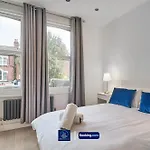 Last-Minute Secure L Exclusive Offer L Delightful 2-Bedroom Apartment In Tufnell Park L Sleeps Up To 5 Guests L By Live London Short Lets & Serviced Accommodation L