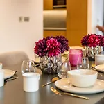 Kings Cross-Luxury-Sunset City View-Gym-Office Place-Elevator