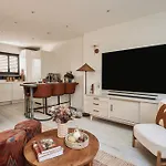 The Elegant Fulham Maisonette With Terrace
