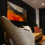 Striking Apartment In The Heart Of Chelsea