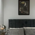 Modern Apartment Near Central London
