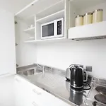 Modern Apartments At Axo Oxford Circus Near The Regent\'S Park In London
